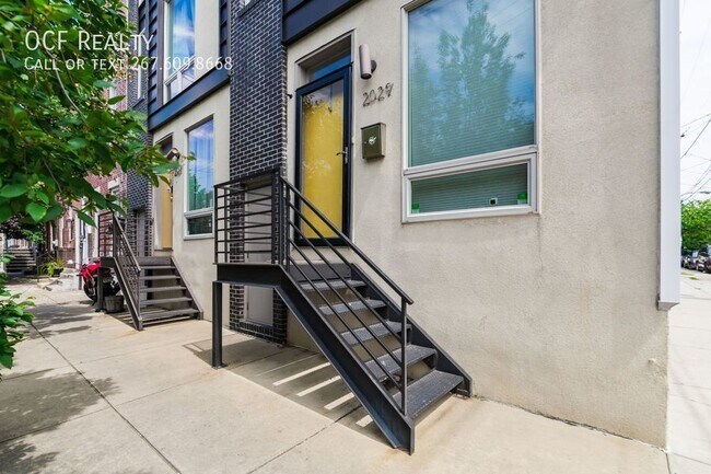 Building Photo - 2029 E Huntingdon St