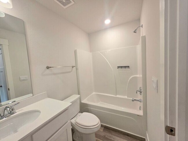 Building Photo - 8486 Bluejack Dr