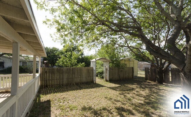 Building Photo - Affordable 3 bedroom 1 bath house COMING SOON!
