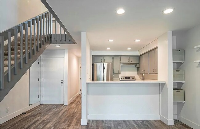 Building Photo - Great Value Rental Unit Available Now