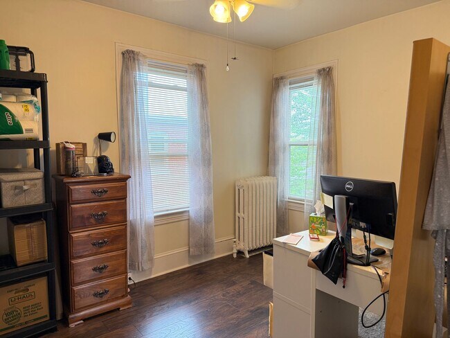 Building Photo - 141 N Plum St