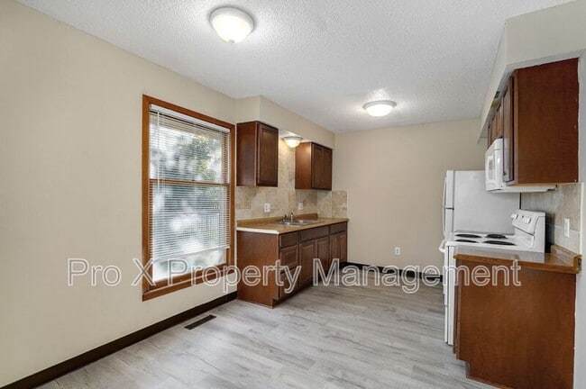 Building Photo - 753 S Campbell