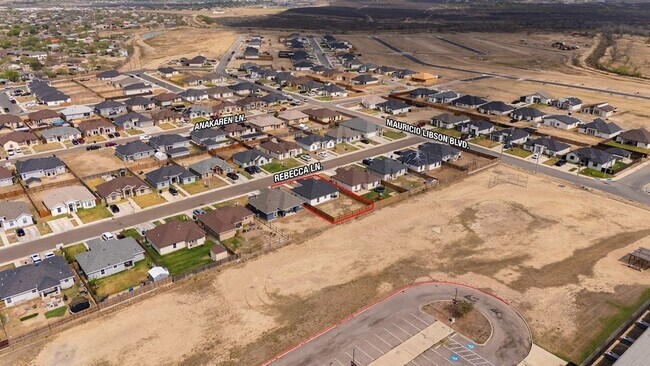 Building Photo - 1817 Rebecca Ln