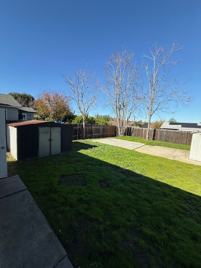 Building Photo - Beautiful 2 Bedroom 1 Bath home in well desired El Cajon neighborhood