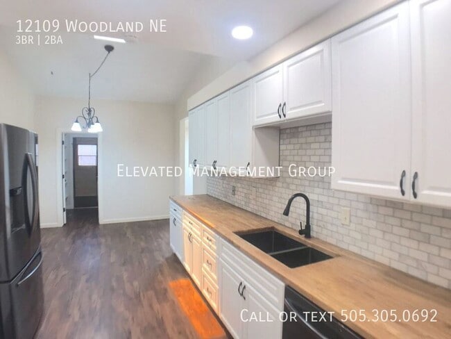 Building Photo - 12109 Woodland Ave NE