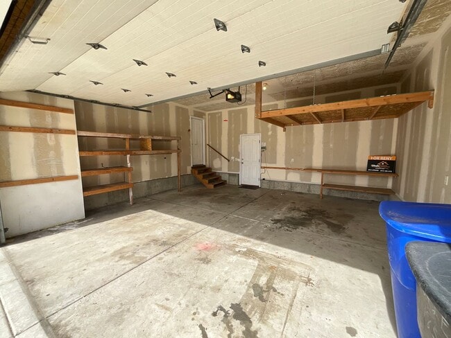 Building Photo - 842 E 1850 N