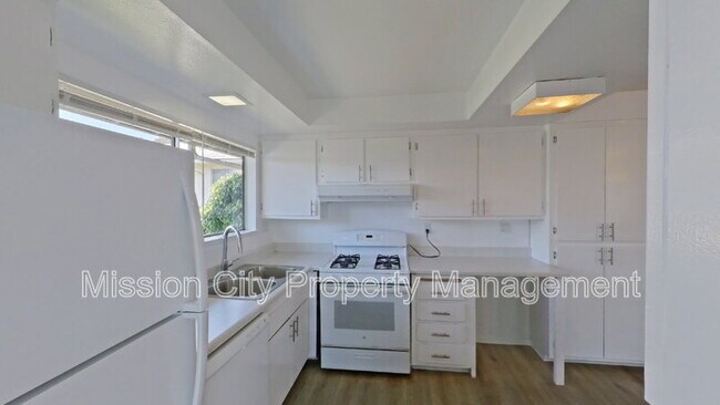 Building Photo - 7580 Cathedral Oaks Rd
