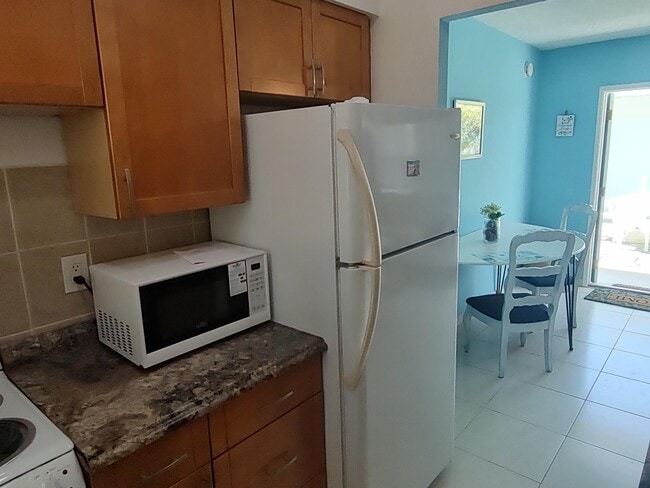 Building Photo - 3240 NE 16th St