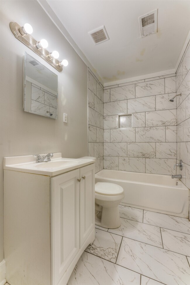 Building Photo - 1778 Edward Ave