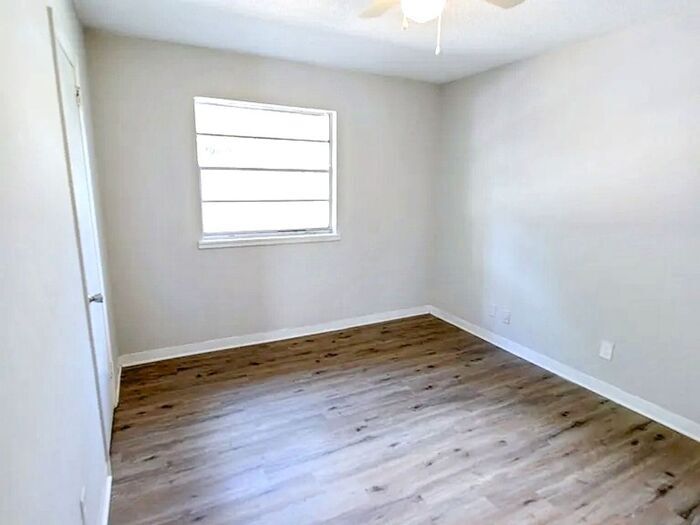 Building Photo - 2032 Stouts Rd