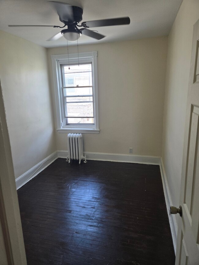 Building Photo - 323 N Redfield St
