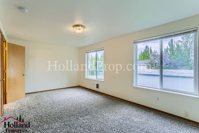 Building Photo - Cozy Comfort in Beaverton – 3-Bed, 2.5-Bat...