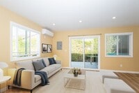 Building Photo - 2 Bedroom ADU - Centrally located - Private yard