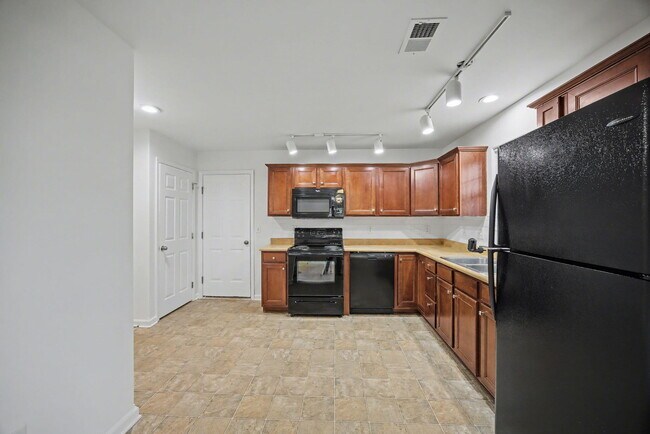 Building Photo - 2540 Sun Seeker Ct