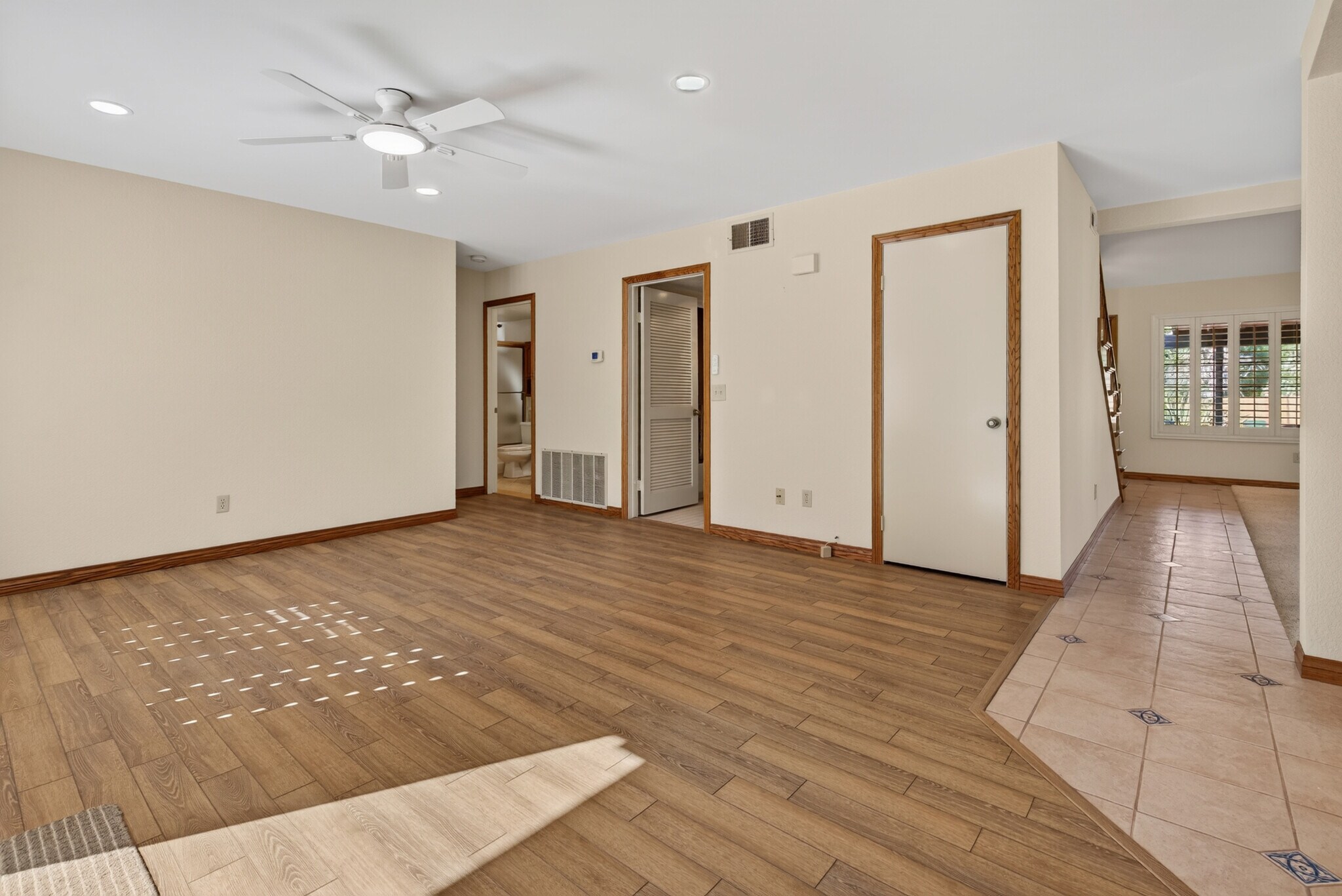 Building Photo - 13962 Barrymore St