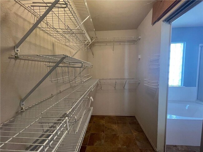 Building Photo - 5206 Hartson