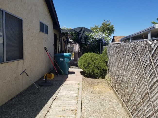 Building Photo - 43730 C St