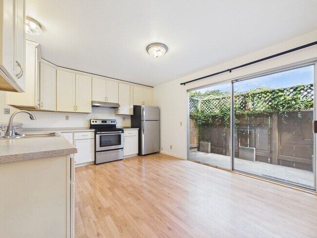 Building Photo - 3162 Eucalyptus St