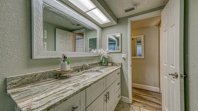 Building Photo - 9206 Gray Fox Ln