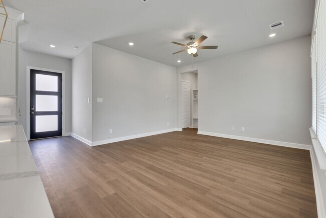 Building Photo - 3110 Millwork St