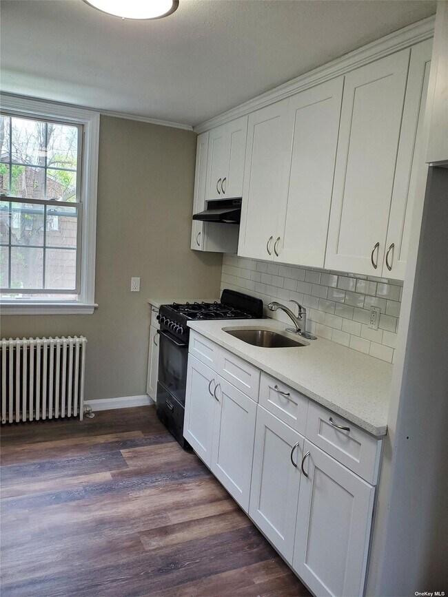 Building Photo - 37 Maplewood Rd