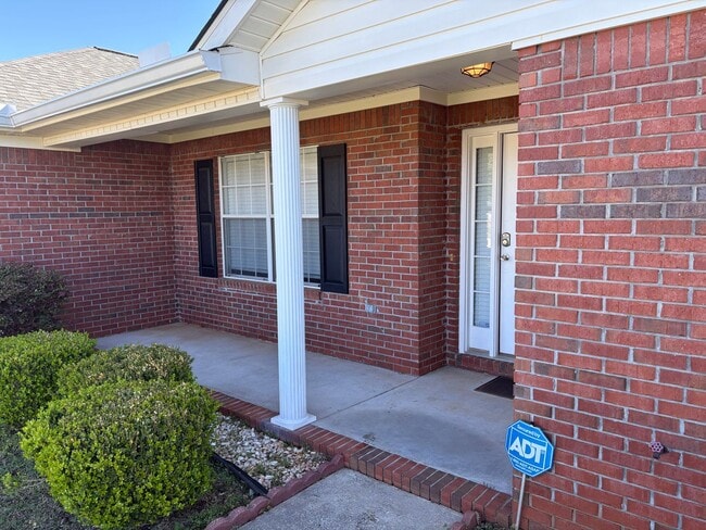 Building Photo - 212 Hannah Rd