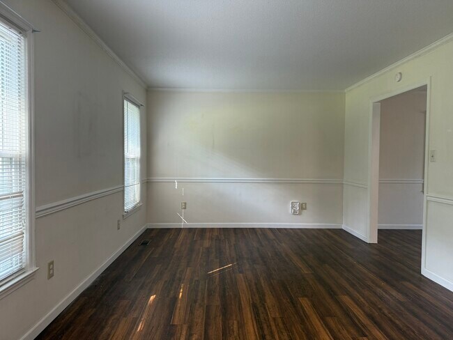 Building Photo - 502 Plantation Dr