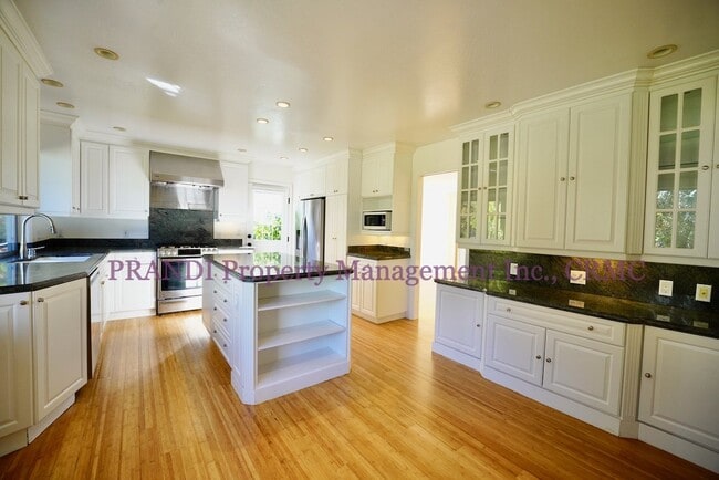 Building Photo - Quality Novato Home With Great Floorplan N...