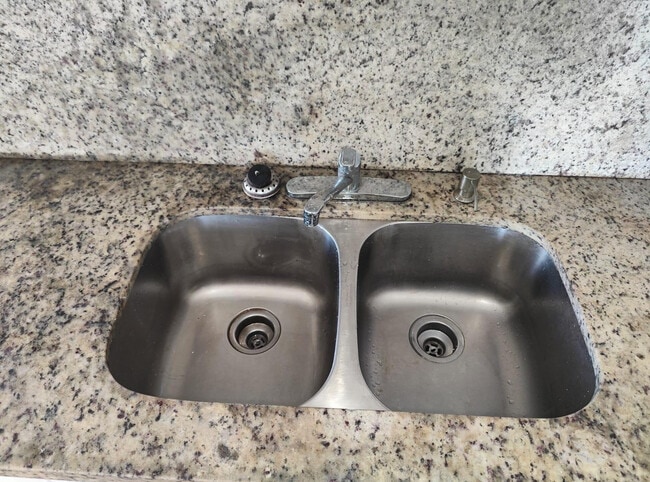 Building Photo - 629 SW 2nd St