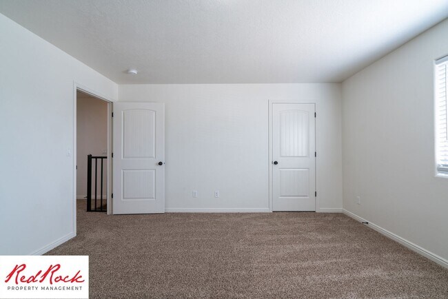 Building Photo - 3 Bedroom Two-Story Home Near Scenic Trails