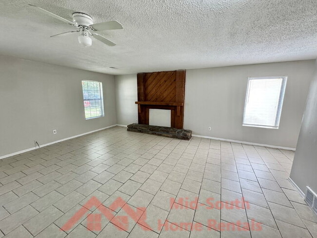 Building Photo - 4579 Buffer Dr