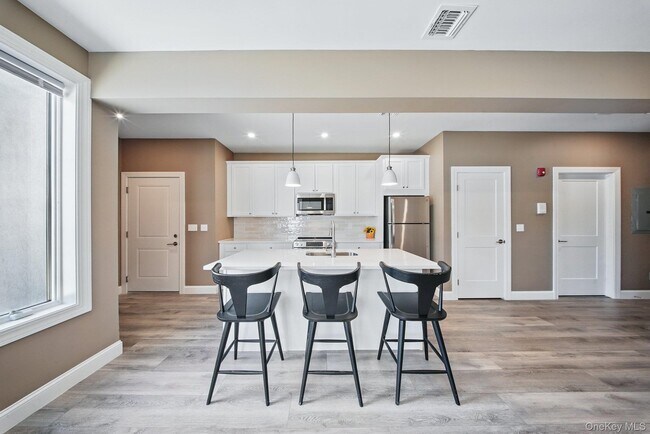Building Photo - 7 Giada Ln