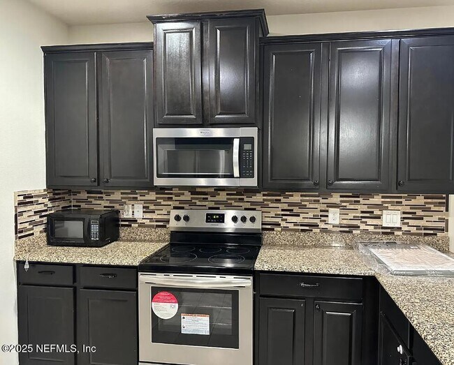 Building Photo - 14020 Corrine Cir