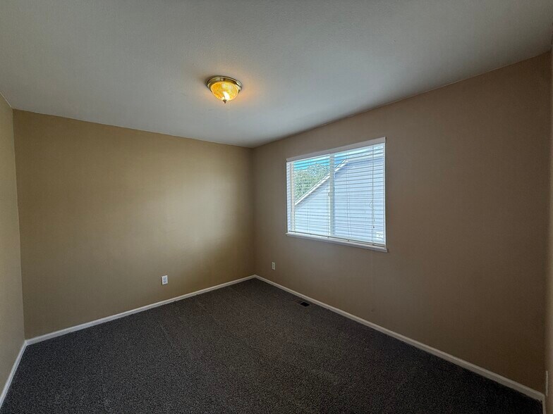 Building Photo - 4128 Ascendant Dr