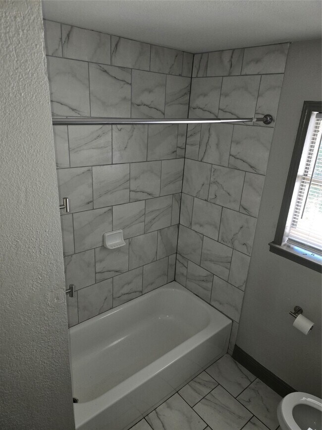 Building Photo - 3308 Sophie Ann Dr