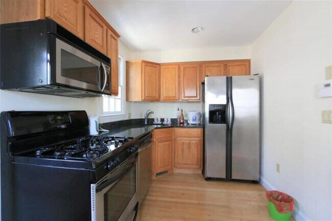 Primary Photo - 86 Winter St