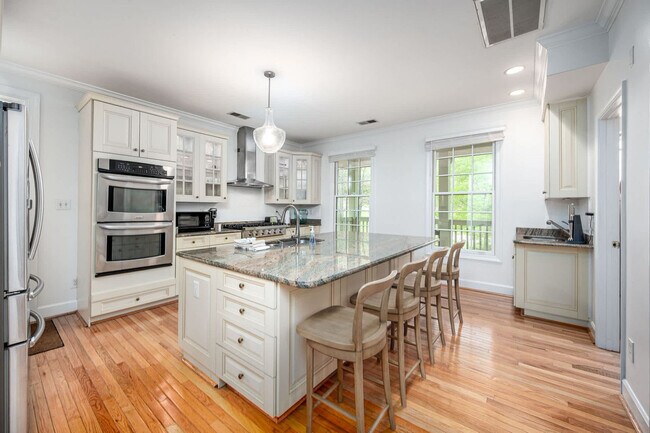 Building Photo - 11468 Club Dr