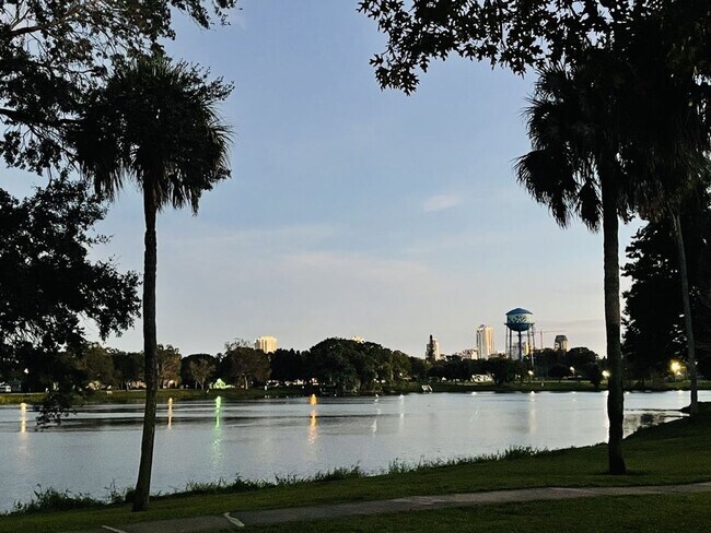 Building Photo - FURNISHED LUXURY 3 Br 3 Ba RENTAL NEAR DOW...