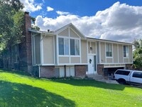 Building Photo - Bright 3 Bed in North Salt Lake – Near Parks, Trails, Shopping & Dining!!