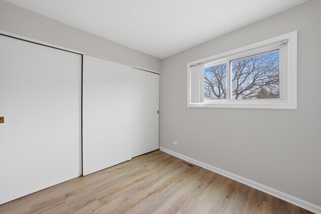 Building Photo - 238 Algonquin Ct