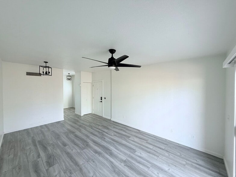 Building Photo - 2814 E Kathleen Rd