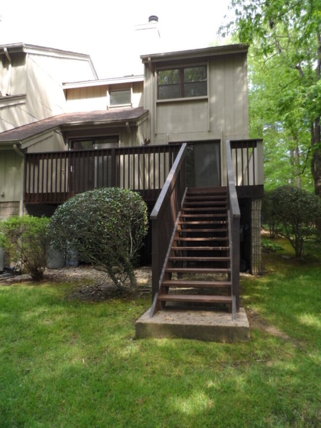 Building Photo - 4100 Five Oaks Dr