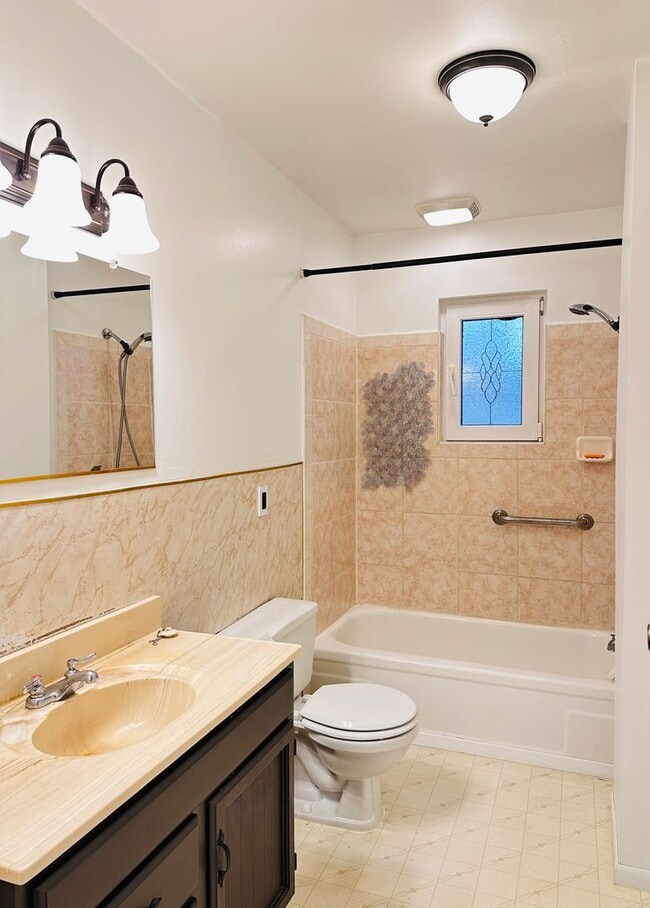Building Photo - North Pole Home for Rent – 2BR, 1.5BA, Det...
