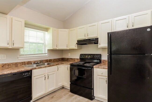 Building Photo - 2810 Swansea Ct