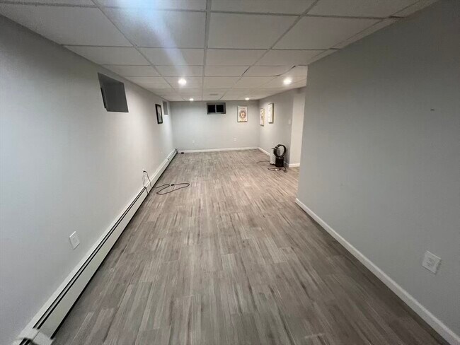 Building Photo - 162 Elliot Ave