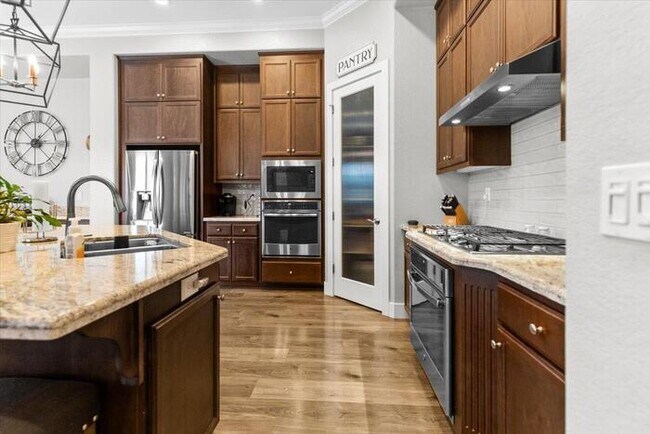 Building Photo - Gorgeous 3 Bedroom 2 Bathroom Manteca Home