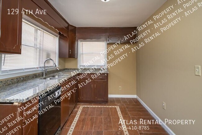 Building Photo - 129 4th Ave
