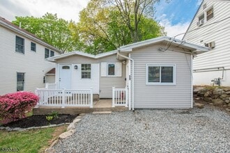 Building Photo - 59 Iroquois Ave