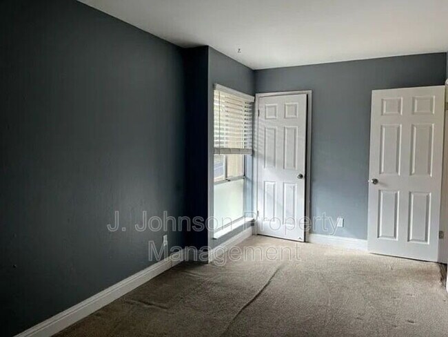 Building Photo - 136 Blue Ridge Dr