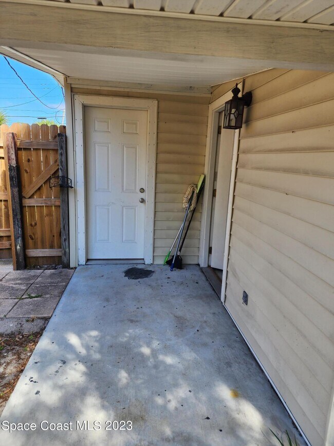 Building Photo - 388 Mac Arthur Cir-
